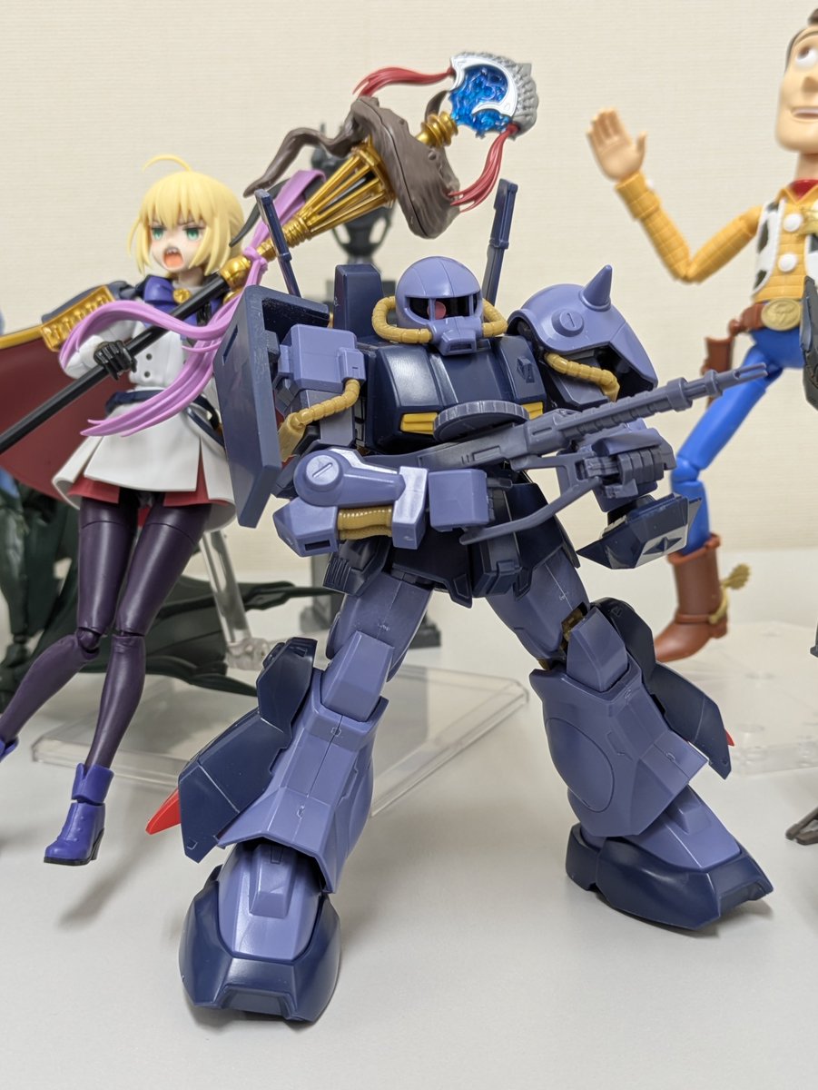yuichsan1's tweet photo. 唐モ会お疲れ様でした

キャストリアのマントと連邦カラーのハイザック作りました、色がよい！ https://t.co/aq49xbgPhX