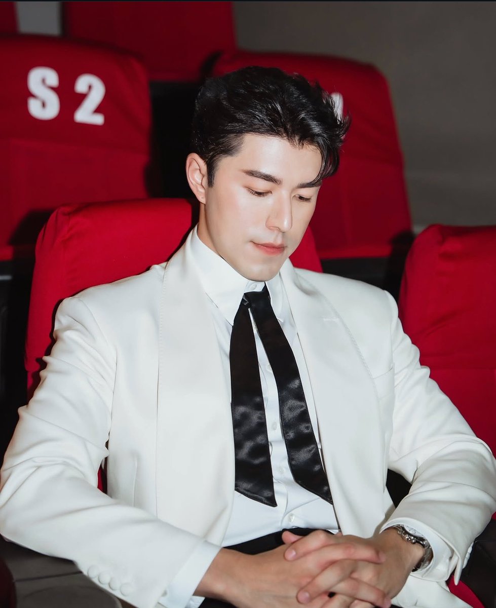 wwhatthefish_'s tweet photo. หล่อมากนิลุกอ้วมของจั๊น 🥺💖 https://t.co/b8PU9FzfJv