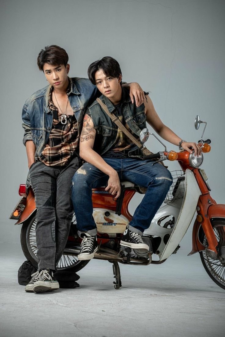 mishsams11596's tweet photo. #TellTheWorldILoveYou is finally coming to Netflix on September 1st! A must-watch that showcases Bas's incredible versatility as an actor and his ability to bring every role to life. Highly recommended ✨ 

#TellTheWorldILoveYou 
#BasHatsanat
#bbasjtr
#บาสเด็กอ้วนที่แท้จริง https://t.co/03OYd5DVxU