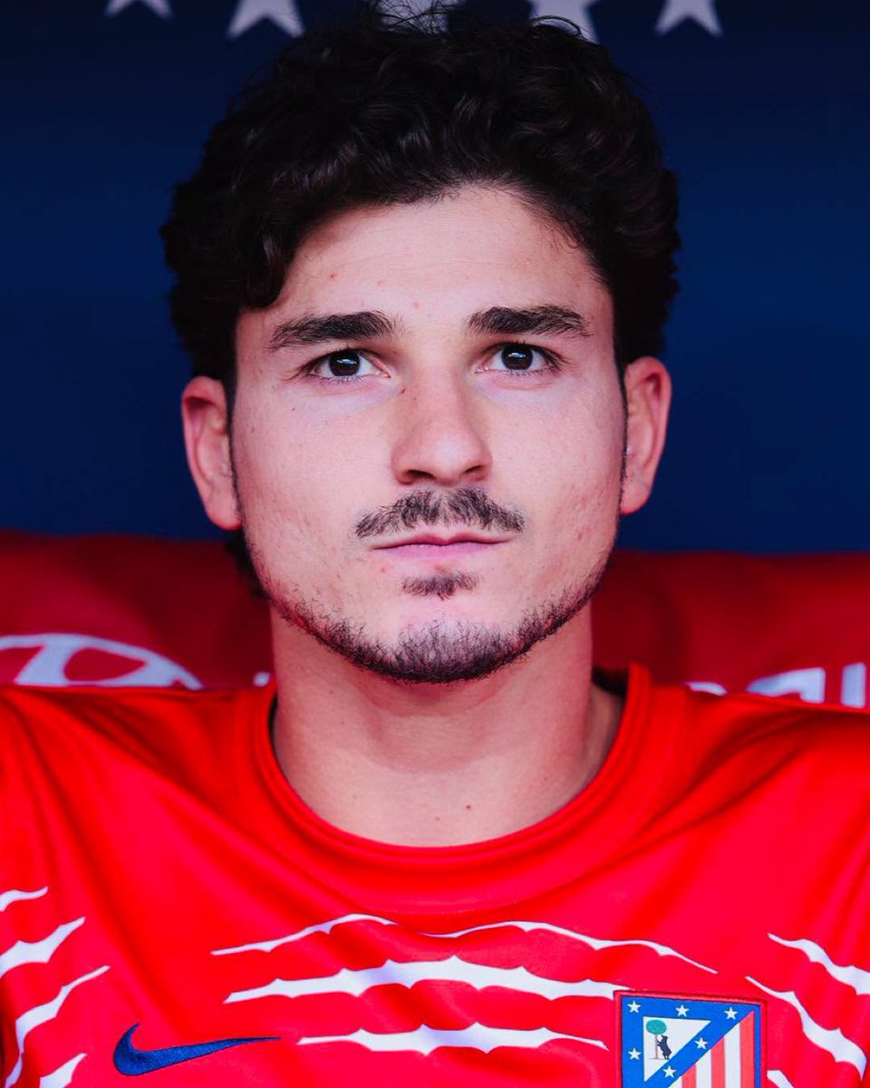 patientyamal's tweet photo. Atletico’s 2 strikers. 

Gil to Alvarez - You are under contract, you can’t go anywhere 
Gil to Sorloth - Get out of my club, we don’t need you anymore

Alvarez - I’m depressed, I can’t stay here
Sorloth - I’m injured, I can’t go 

What a clown show 😭🤡 
Gil the manipulator 🤡 https://t.co/t7afX6mmGE