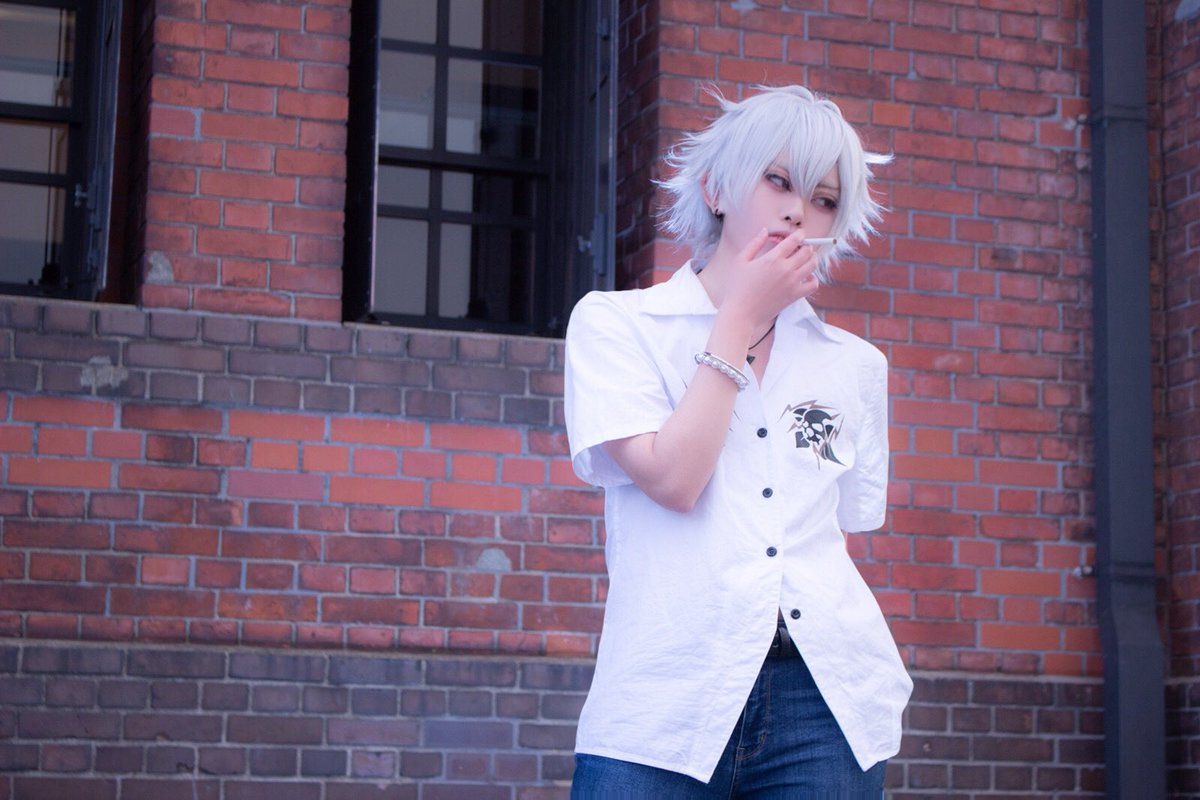 aocosdyn12's tweet photo. ⚠︎コスプレ

1枚目の7年前？が1番新しくそこからもっと昔(恐怖

あまりにも化粧うすすぎて3枚目からゴリ加工してる😂

🎤とﾍﾟﾙｿﾅ

#最近繋がった人は知らないコスプレ https://t.co/4N6iKRlrs7