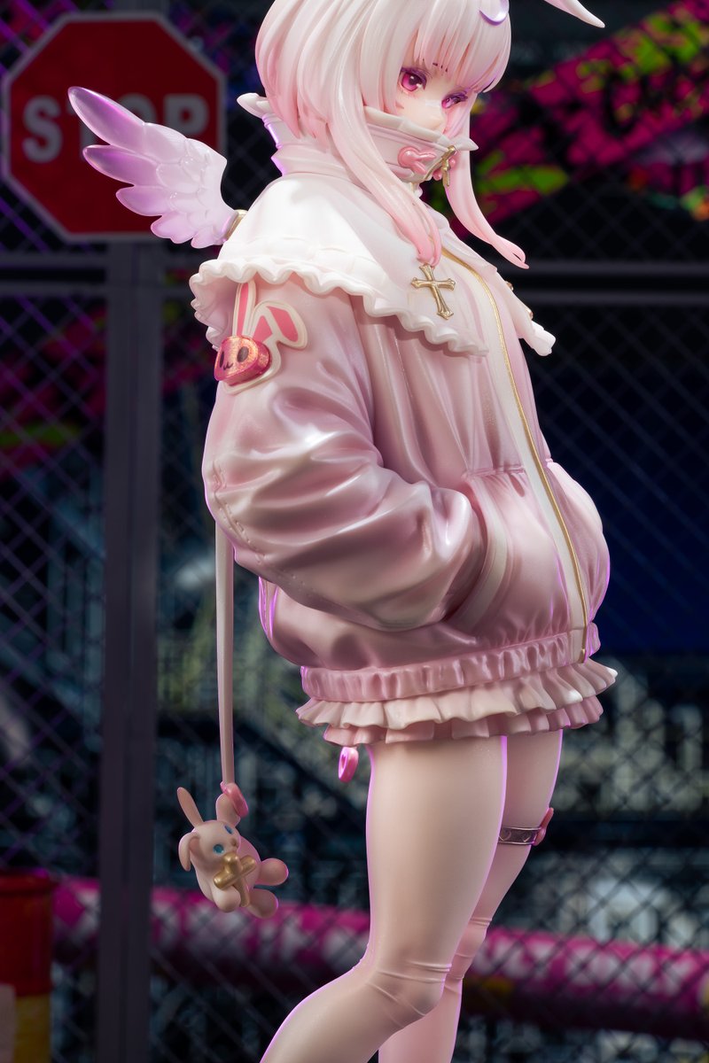 JesuCB_'s tweet photo. 今回持ってきたのは、自分でデザインして原型も作った『Bunny Angel』だよ！かわいい要素をたくさん詰め込んだから、みんなに気に入ってもらえるといいな！
原型:  惜彼西比  @JesuCB_ 
 
塗装:  葉月Midori  @HazukiMidoriii 
 
撮影:  BJS_Chn  @SemiOtaku_BJS 
 
19日18時（日本時間）にBOOTHで予約開始だよ〜
詳しい内容は商品ページで見てね〜
https://t.co/MLdRR3EZUa