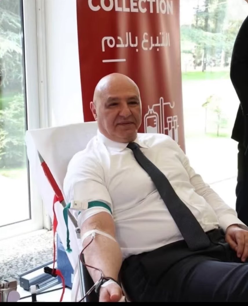 _yassin_ghinwa1's tweet photo. قدّيش فيك تكون مُنافق أكتر من هيك؟
عم تتبرّع بدم، وبنفس الوقت عم تسمح لغيرك يسفك دمهن !!! https://t.co/XufCBMGpeI