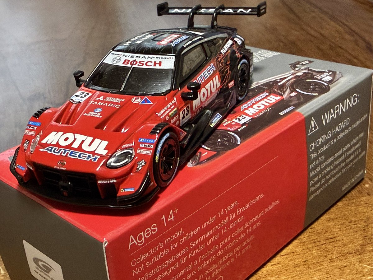 shimi_taka's tweet photo. MOTUL AUTECH Z 1/64 MINI GTを増車 https://t.co/0cbrscRZTL
