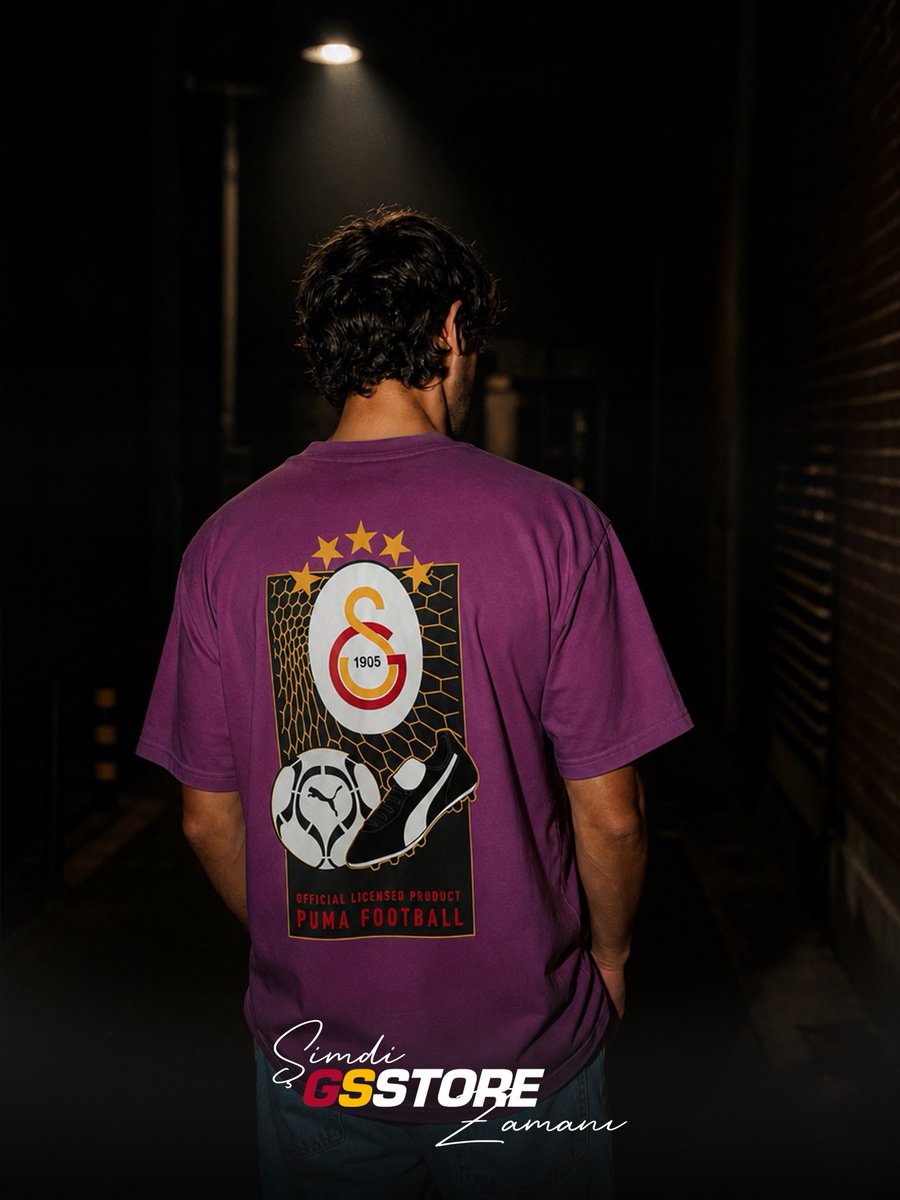 GSStore's tweet photo. Ruh hâli: maç günü. 😏  
Kombinler GSStore'da.🔥

📲https://t.co/3Pn8EhdDsk

#ŞimdiGSStoreZamanı #GSvGÖZ https://t.co/YqkWmK95bC