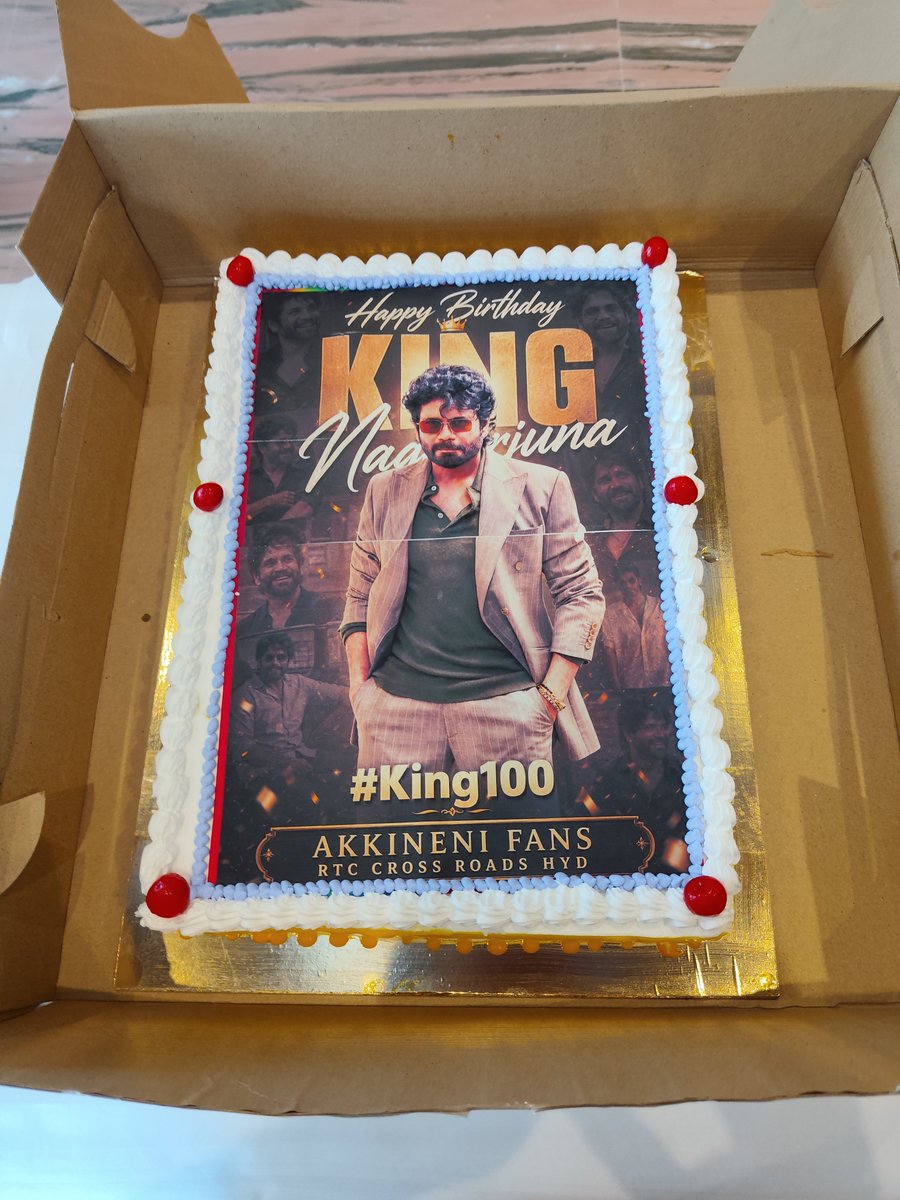 Myvitalsignnag's tweet photo. Birthday blast at #Devi70mm #Shiva4k Re-Release #King100 with @nagrulz anna @rockstarbalu99 @shruthykaa Had beautiful moments and memorable time with Cult Nag Fans. Can't ask more #HappyBirthdayKingNagarjuna ๐ฅ๐ฅ๐๐๐ชโค๏ธโ๐ฉน https://t.co/YU88pBh5bM