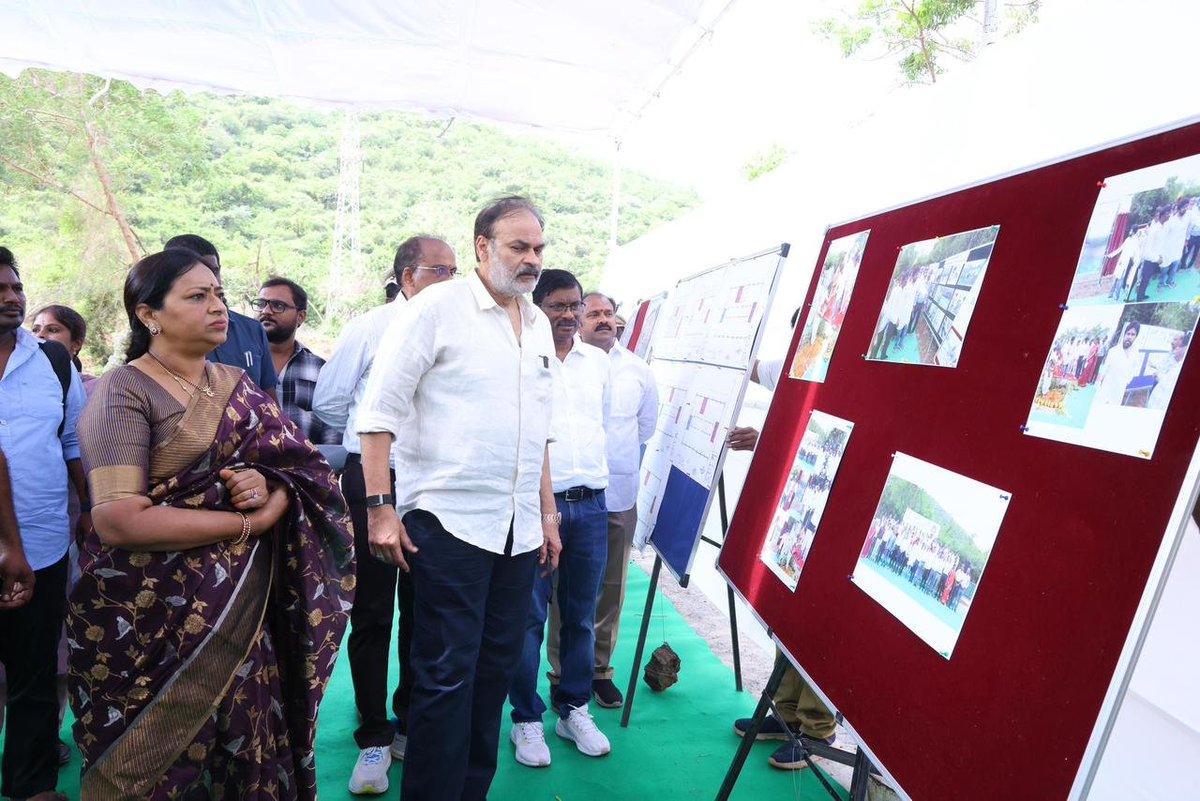 JanaSenaParty's tweet photo. గత ప్రభుత్వానికి నరకడం తప్ప... నాటే ఆలోచనే రాలేదు

•కూటమిది నరికే సంస్కృతి కాదు... నాటే సంస్కృతి
•భూమాతను కాపాడుకోవడం మనందరి బాధ్యత
•ప్రకృతి, ఆధ్యాత్మికతల అద్భుత సమ్మేళనం “అశ్వత్థ నారాయణ వివాహం”
•అరణ్యారామంలో రావి–వేప మొక్కలు నాటిన శ్రీ నాగబాబు దంపతులు
•ప్రకృతి సంరక్షణలో భారత్ ప్రపంచానికే ఆదర్శంగా నిలవాలి 
•రావి, వేప మొక్కలు నాటిన అనంతరం మీడియాతో మాట్లాడిన ఏపీ గ్రీన్ ఎగ్జిక్యూటివ్ కమిటీ చైర్మన్ శ్రీ @NagaBabuOffl గారు

హరిత ఆంధ్రప్రదేశ్ లక్ష్య సాధనలో భాగంగా ప్రతి ఒక్కరూ పచ్చదనం పెంపునకు తమ వంతు బాధ్యతగా మొక్కలు నాటి, వాటి సంరక్షణకు కృషి చేయాలని ఏపీ గ్రీన్ ఎగ్జిక్యూటివ్ కమిటీ చైర్మన్ శ్రీ కొణిదెల నాగబాబు గారు పిలుపునిచ్చారు. శనివారం మంగళగిరిలోని అరణ్యారామం నందవనంలో సాంప్రదాయ రావి–వేప మొక్కల నాటే కార్యక్రమంలో శ్రీ నాగబాబు గారు, సతీమణి శ్రీమతి పద్మజ గారు కలిసి పాల్గొన్నారు. శాస్త్రోక్తంగా ప్రత్యేక పూజలు నిర్వహించిన అనంతరం శ్రీ నాగబాబు దంపతులు రావి–వేప మొక్కలను నాటారు. 
ఈ సందర్భంగా శ్రీ నాగబాబు గారు మాట్లాడుతూ “భూమాత మనకు పరోక్షంగా జన్మనిచ్చిన తల్లి. మనం పుట్టినప్పటి నుంచి చివరి శ్వాస వరకు అవసరమైన ఆహారం, నీరు, గాలి, నివాసం వంటి ఎన్నో వనరులను భూమాత నుంచే పొందుతున్నాం. మన తల్లిదండ్రులు మనకు పెట్టే ప్రతి ఆహారపు ముద్ద కూడా  భూమాత ప్రసాదించినదే. అలాంటి భూమాతకు తిరిగి మనం ఏమి చేస్తున్నాం అని ప్రతి ఒక్కరు ఆలోచించాలి.    అడవులను నరికి వేయడం, విచక్షణారహితంగా మైనింగ్ చేయడం, ప్రకృతిని కాలుష్యం చేయడం ద్వారా మనమే భూమాతను గాయపరుస్తున్నాం.  భూమాతను కాపాడటం మన బాధ్యత మాత్రమే కాదు, మన కర్తవ్యం. 
*ప్రకృతి పరిరక్షణకు... అశ్వత్థ నారాయణ వివాహం*
భారతీయ సంప్రదాయంలో ప్రత్యేక ప్రాధాన్యం కలిగిన అశ్వత్థ నారాయణ వివాహం సంప్రదాయం ప్రకృతి, ఆధ్యాత్మికత, సామరస్యానికి ప్రతీక. రావి, వేప చెట్లను ఒకే గుంతలో నాటే ఈ సంప్రదాయంలో రావి చెట్టును విష్ణుమూర్తికి, వేప చెట్టును లక్ష్మీదేవికి ప్రతీకలుగా భావించడం మన సంస్కృతిలో ప్రకృతికి ఇచ్చిన విశిష్ట స్థానం. రావి, వేప చెట్లు కలిసి పెరగడం ద్వారా పచ్చని పరిసరాల ఏర్పాటుకు, స్వచ్ఛమైన వాతావరణానికి, జీవ వైవిధ్య పరిరక్షణకు ఎంతో దోహదపడుతుంది. ఈ చెట్లు దాదాపు 250 జీవరాశులకు ఆవాసంగా మారి, ప్రకృతి సమతుల్యతను కాపాడటంలో కీలక పాత్ర పోషిస్తాయి. 
*ఆ ఆలోచనే మమ్మల్ని కలిపింది* 
 ఏదైనా మంచి పని మొదలుపెట్టే ముందు మొక్క నాటడం నా అలవాటు. ప్రకృతిని ప్రేమించడంలో ముఖ్యమంత్రి శ్రీ @ncbn గారికి, ఉప ముఖ్యమంత్రి శ్రీ @PawanKalyan గారికి, నాకూ ఒకే రకమైన ఆలోచనలు ఉన్నాయి. నిన్న ముఖ్యమంత్రి గారిని కలిసినప్పుడు పర్యావరణంపై ఆయనకున్న నిబద్ధత నాకు స్పష్టంగా తెలిసింది. రాబోయే తరాలకు ఆరోగ్యకరమైన వాతావరణాన్ని అందించాలనే ఉమ్మడి సంకల్పమే మమ్మల్ని ఇలా ఒకే వేదికపైకి తెచ్చింది. గత ప్రభుత్వంలోని వారికి చెట్లను నరకడమే తప్ప, నాటాలనే ఆలోచనే వాళ్లకు రాలేదు. ఏ కార్యక్రమం చేసినా అడ్డువచ్చిన చెట్లను నరుక్కుంటూ పోయారు. పర్యావరణాన్ని కాపాడుకోవడం కోసం కెన్యా వంటి దేశాలే అడవులకు, వన్యప్రాణులకు ఎంతో ప్రాధాన్యం ఇస్తున్నాయి. మరి జ్ఞానానికి పురిటిగడ్డ అయిన మన భారతదేశం, పర్యావరణ పరిరక్షణలో ప్రపంచానికే ఆదర్శంగా నిలవాల్సిన అవసరం ఎంతైనా ఉంది.
 
అరణ్యారామం డిజైన్లు పరిశీలించిన శ్రీ నాగబాబు గారు 

రాష్ట్ర అటవీ, పర్యావరణ శాఖల పరిశోధన, శిక్షణ కార్యక్రమాల పర్యవేక్షణ కోసం ₹24 కోట్ల వ్యయంతో నిర్మించనున్న 'అరణ్యారామం' భవన డిజైన్లను శ్రీ నాగబాబు గారు పరిశీలించారు. ఈ భవన నిర్మాణాన్ని 10 నెలల్లో పూర్తి చేసేలా ప్రణాళికలు సిద్ధం చేశామని పీసీసీఎఫ్ చీఫ్ శ్రీ పి.వి. చలపతిరావు గారు శ్రీ నాగబాబు గారికి వివరించారు. అలాగే తాడేపల్లి పరిధిలోని అటవీ ప్రాంత వివరాలను తెలియజేశారు. ఈ భవన నిర్మాణ ప్రక్రియలో భాగంగా తొలగించాల్సి వచ్చిన 73 చెట్లను వృథాగా నరికేయకుండా, వేరే చోట విజయవంతంగా పునఃప్రతిష్ఠాపన చేశారు. ఈ విధంగా వేరే చోట నాటిన చెట్లను శ్రీ నాగబాబు గారు స్వయంగా పరిశీలించి ప్రారంభించారు. ఈ కార్యక్రమంలో పీసీసీఎఫ్ శ్రీ పి.వి.చలపతిరావు, సీసీఎఫ్ వైల్డ్ లైఫ్ శ్రీ ఎన్. నాగేశ్వరరావు, సీసీఎఫ్ గుంటూరు శ్రీ వై. శ్రీనివాసరెడ్డి, సీసీఎఫ్ చీఫ్ ఎగ్జిక్యూటివ్ ఆఫీసర్ ఏపీ గ్రీన్ శ్రీ బి.ఎన్.ఎన్. మూర్తి, డిఎఫ్ఓ గుంటూరు శ్రీమతి హిమశైలజ పాల్గొన్నారు.