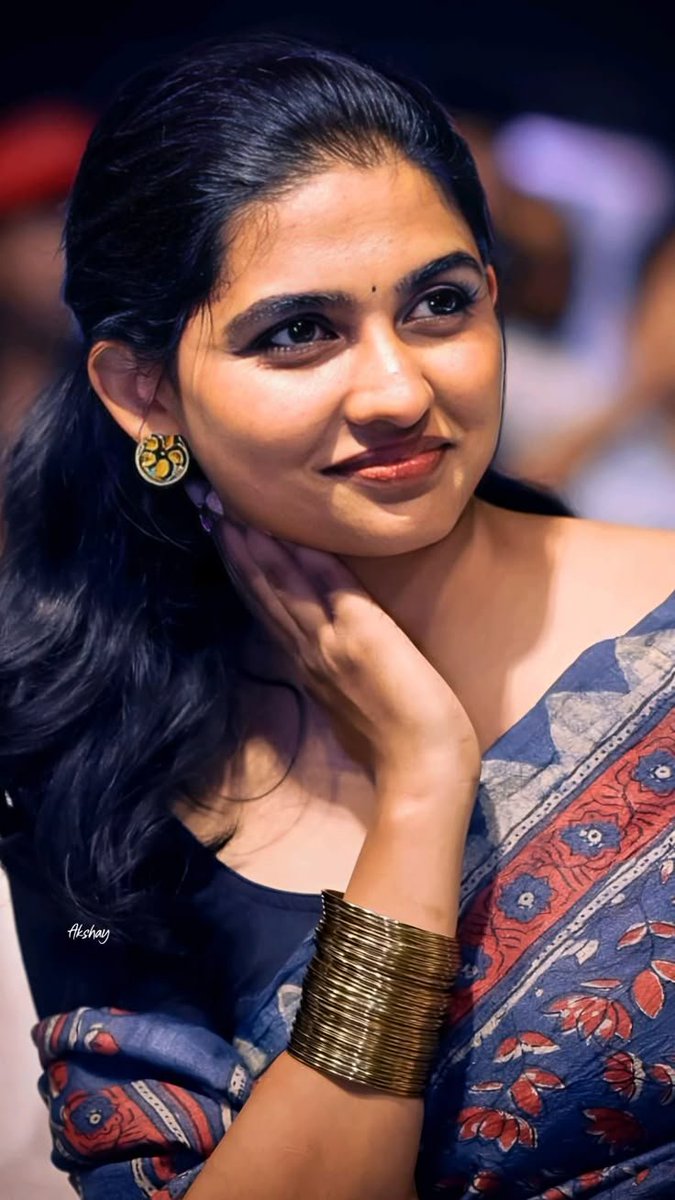 Mystic_Realm25's tweet photo. My favourite Heroine:  Nithya Menon and Mamitha Baiju🖤🫶🏼

Quote yours 🤌🏻 https://t.co/t1GKMSjMtb