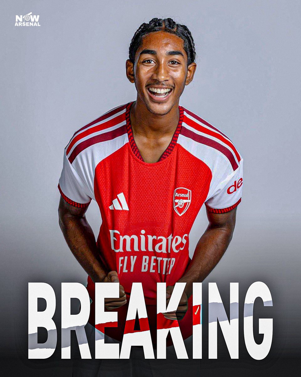 TaataUganda01's tweet photo. Marli salmon signs his first pro contract with arsenal on his 17th birthday,he joined arsenal in 2019 as an attacker but hale end couching stuff changed him to a ball playing defender he is luck to have both saliba and Gabriel maghalez besides him . https://t.co/AV9ZWO4cto