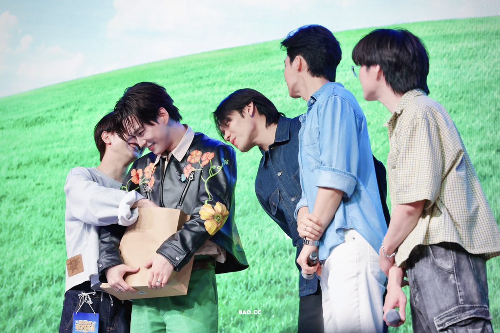 Bao_0715's tweet photo. 🧑‍🤝‍🧑➕Steve✖️3

#BeverBirthdayLuckyColorParty2026
#บีเวอร์ต้นหลิว 
#bevertonliew https://t.co/v9wAPH9ozW