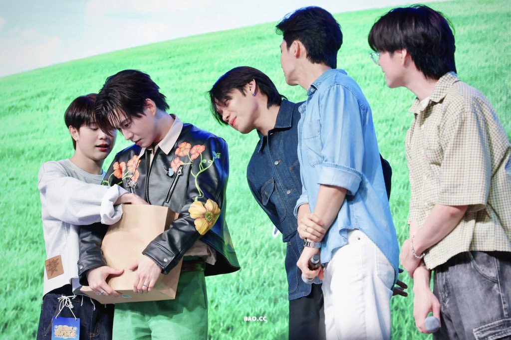 Bao_0715's tweet photo. 🧑‍🤝‍🧑➕Steve✖️3

#BeverBirthdayLuckyColorParty2026
#บีเวอร์ต้นหลิว 
#bevertonliew https://t.co/v9wAPH9ozW