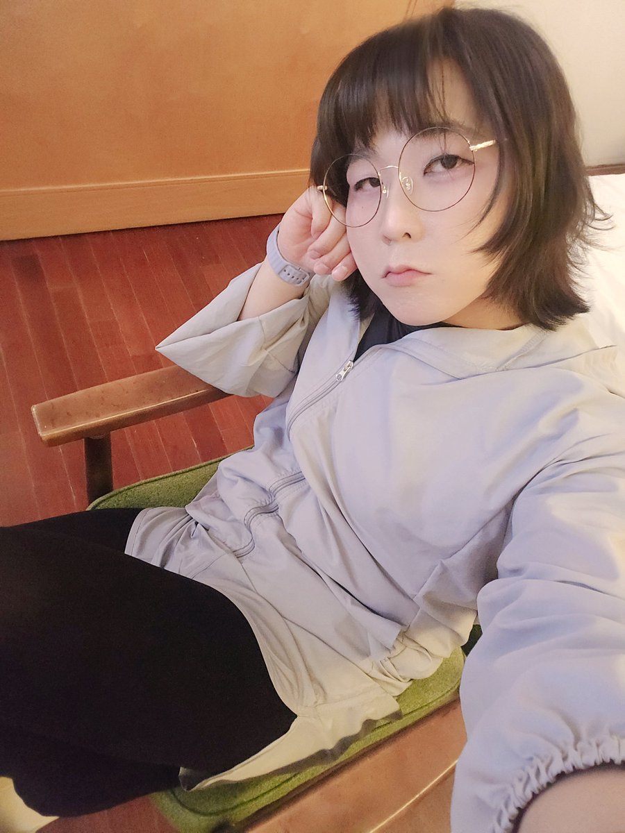 bit2222ch's tweet photo. 그냥 운동복?!
 레깅스는 처음입어봤다요. https://t.co/ueOTGPdgXL