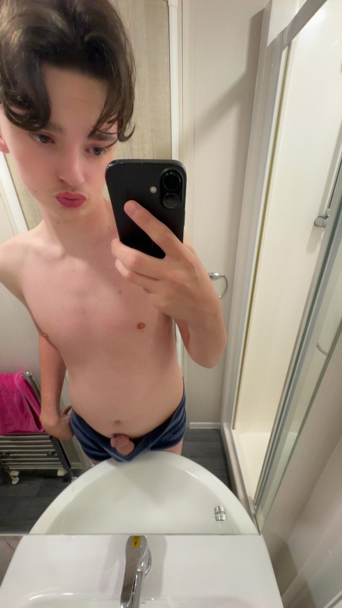 kayerrr1ic's tweet photo. are there any real payers on this app, i’m tired of bots😒
#sellinggay #twink #femboy #gay https://t.co/XKSpvk7A7N