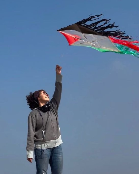 Naila_Ayad's tweet photo. Is it a crime in the whole world? No!

Is it a crime in Gaza and kids will be shot? Yes! https://t.co/NTxLOLMXNU