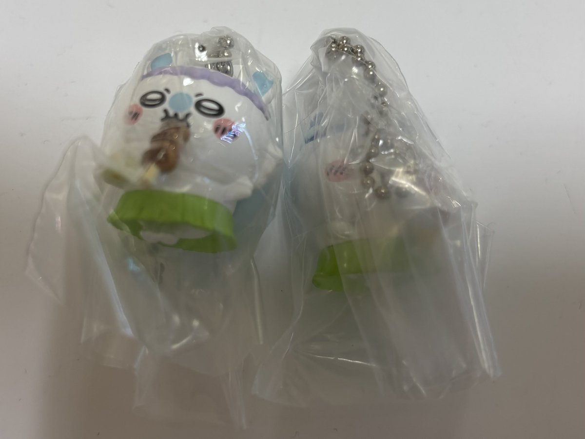 booboosaranhe's tweet photo. 映画ちいかわ  たべものいっぱいマスコット ダイカットポーチ

譲 たべもの　ハチワレ　モモンガ
ポーチ　島二郎
求 たべもの　ちいかわ　くりまんじゅう
ポーチ　うさぎ
郵送交換
マスコットは2：2での交換
ポーチも同時に3：3で交換してくださる方優先
まとめての方探しているので時間いただきます https://t.co/GH97uV3Pvg
