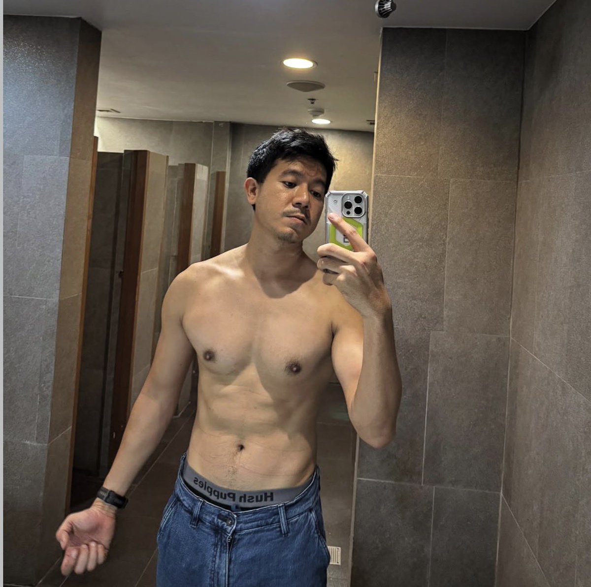 sweetLuje's tweet photo. ready yaa mas bro...
#pijatsurabaya #gaysurabaya #pijatpriasurabaya https://t.co/ELcBpZ26R0