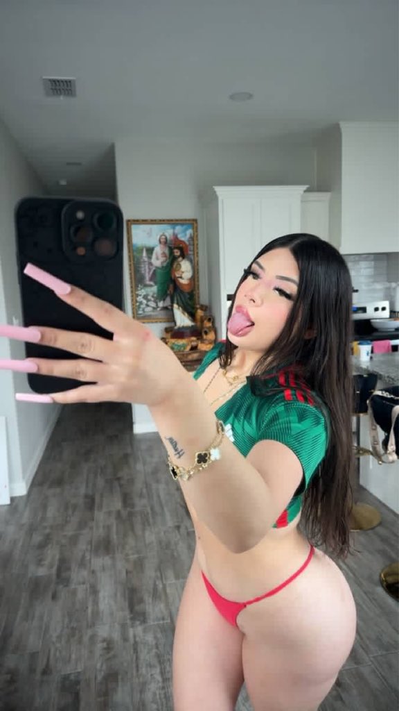 aver0826's tweet photo. Who’s up for some fun?🤩 😈💦💋🅿️ https://t.co/xvV1U7mqIu