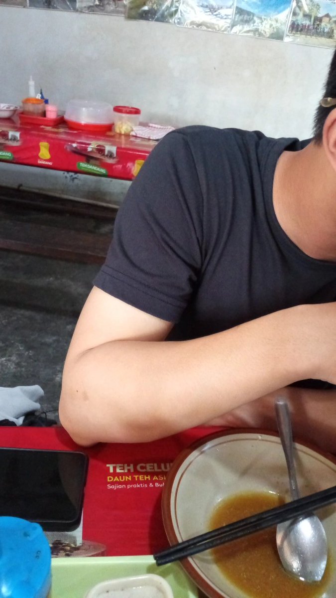 Scorpions3u's tweet photo. Udah habis energi buat basa basi, langsung cipokan bisa ga 😭 🫵#Gayjogja https://t.co/d7JNO45NQK