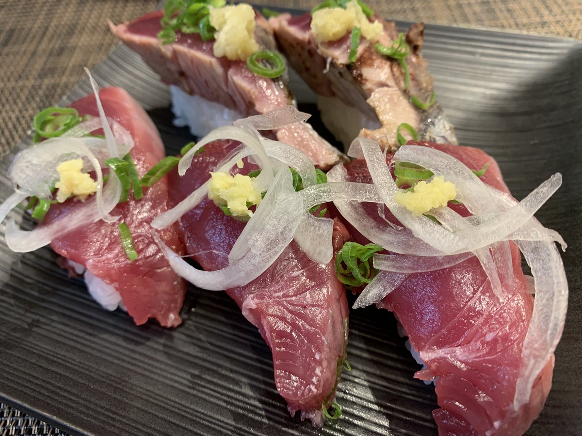 skanayaneko's tweet photo. 鰹の握りとタタキの握り完成‼️？お寿司はポン酢それとも醤油❓🤣 https://t.co/npL99JqTvR