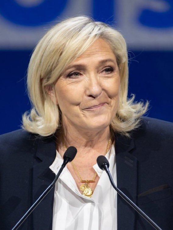 TrustInTru2omd's tweet photo. Do you think Marine Le Pen would be a better President of France than Emmanuel Macron?

🇫🇷🇫🇷

🅰️. YES 🟢

🅱️. NO 🔴 https://t.co/qXdtCsdEDM