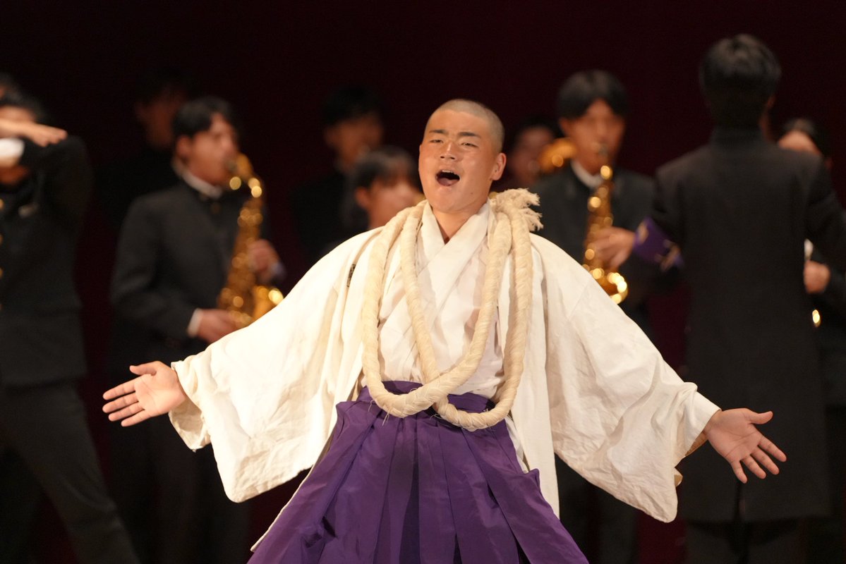 tohoku_ohendan's tweet photo. 【七大戦合同演舞演奏会】
8/16(日)に九州大学椎木講堂にて行われた七大学合同演舞演奏会にて演舞を披露しました🔥

この64代集大成演舞を通して、東北大学の七大戦総合優勝を後押しできたと思います‼️
また、七大学の普段切磋琢磨し合う仲間たちとも交流し、更なるパワーアップ目指していきます💪 https://t.co/K5Je5N0Zz1