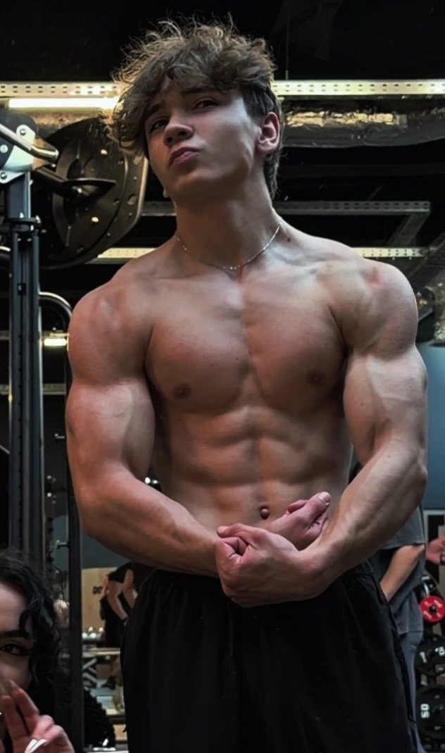 VIPZINLIVE's tweet photo. 🏋🏻‍♂️ https://t.co/ad9VYcGpiw