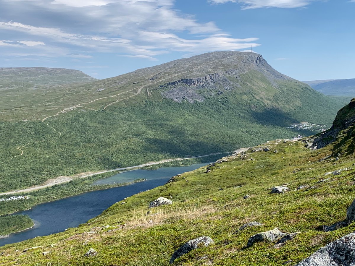 kosonenhenna's tweet photo. Hyvää Suomen luonnon päivää 🇫🇮
Happy Finnish Nature Day!
Today we celebrate our beautiful nature.
#suomenluonnonpäivä
#FinnishNatureDay
#Kilpisjärvi #Saana #Lapland #Finland #Laponie https://t.co/lTlZK2Ksn5