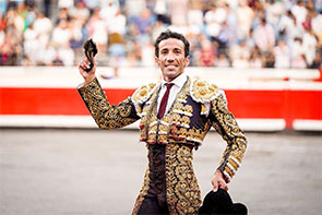 laplazareal's tweet photo. https://t.co/ckIAAauFc3
David de Miranda conquista Bilbao a ley en una tarde de rotunda entrega https://t.co/RZ7QczN2G2