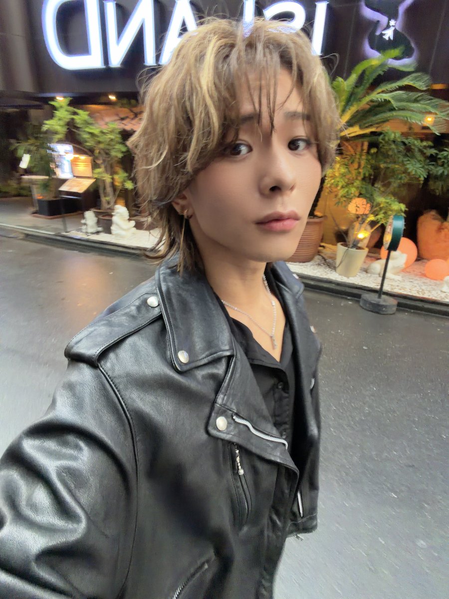Reiya_Shin0n0me's tweet photo. 最近困り眉が悪化しててタレ目おじさん待ったなし https://t.co/ekfQpQsoem