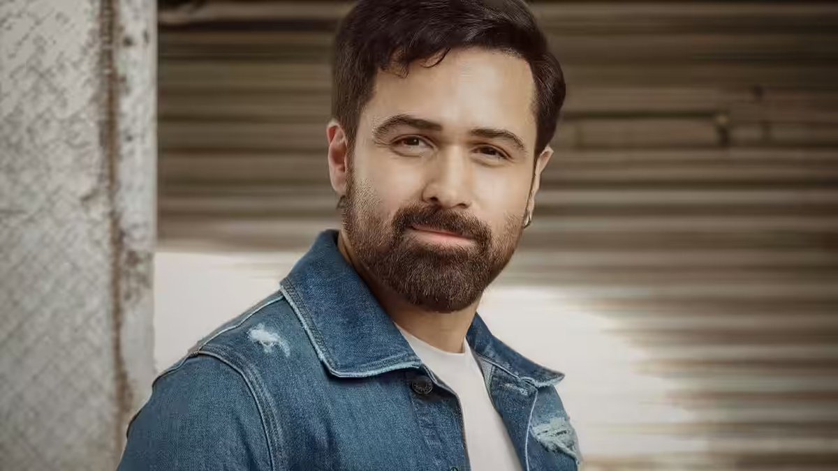 ZoomTV's tweet photo. Emraan Hashmi has reportedly tested positive for H1N1 influenza,Cancels Bangalore Show...

https://t.co/vqZxvaW3MK

#emraanhashmi #H1N1 #swineflu #healthupdate https://t.co/8PygXzTECe