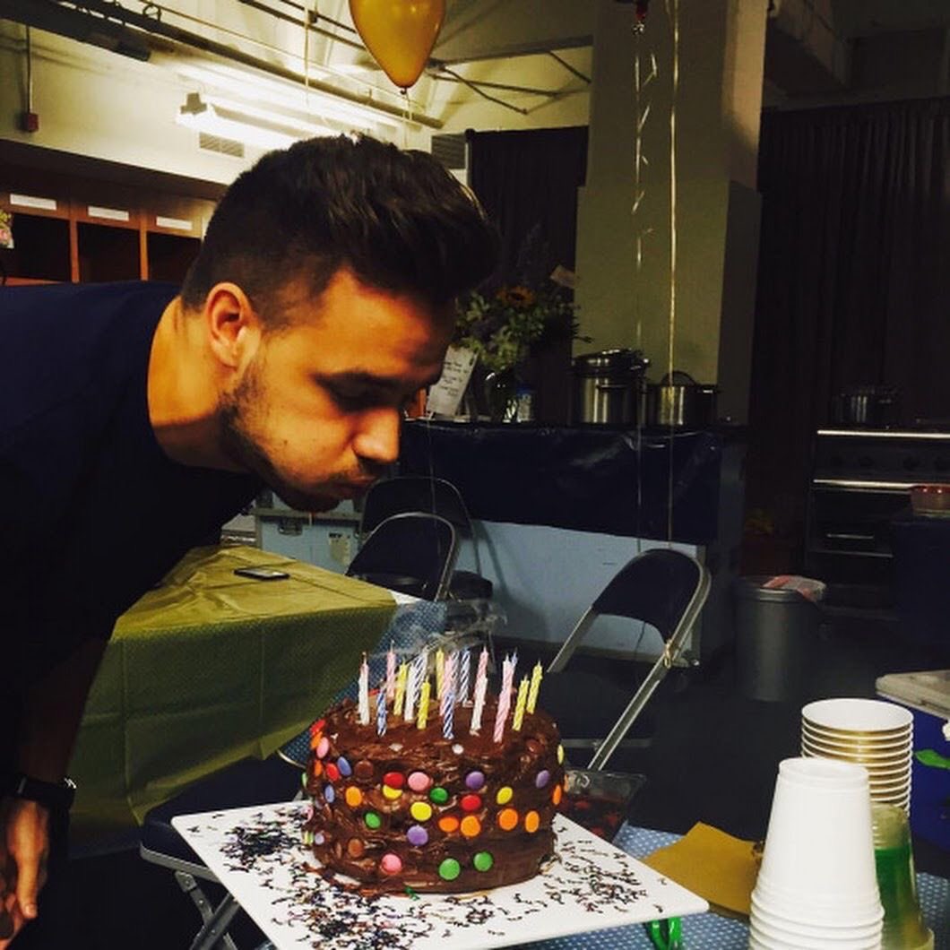 1DDailyPlanet's tweet photo. Happy birthday to our wonderful Liam 🎂🤍

Today is about the day you came into this world, the life you lived, and everything you brought into ours.

Your voice. Your talent. Your kindness. Your ridiculous sense of humour. That beautiful, infectious smile. The way you cared so deeply about people. Your generosity, your vulnerability, your determination. All those performances, interviews, silly jokes and little moments that can still make us laugh 🫶

There are so many things to remember when we think of you. Remembering the boy from Wolverhampton who had a dream and refused to give up on it. The boy who walked onto The X Factor stage, was told it wasn’t quite his time yet, and somehow found the courage to come back and try all over again. And thank God you did ❤️

Yes, One Direction became an enormous part of your story, and ours too. You gave everything to it. Your voice became one of the foundations of those songs. You gave us incredible vocals, songs you helped write, unforgettable performances, chaotic interviews and memories that millions of us will carry for the rest of our lives.

But you were always so much more than just one fifth of something extraordinary. An artist in your own right. You used your platform to help others. You cared deeply about the people around you. You could be incredibly thoughtful one minute and completely ridiculous the next. You made people laugh, you loved deeply and you dreamed big.

And you kept going through things most of us probably never fully understood.

We wish life had been kinder to you.
We really do. 
Because behind everything people thought they knew about Liam Payne was simply a human being. Complex. Imperfect. Vulnerable. Trying to find his way through a life that became extraordinary when he was still incredibly young.

And perhaps sometimes the world forgot that. Today, we won’t ✨
We want to remember you. The smile. The laugh. The voice. The kindness. The terrible jokes. The silly faces. The moments of absolute chaos. The passion you had when you talked about music. The person who could make thousands of people smile without even realising it 

Because there is so much of you worth celebrating 🤍

You lived. You laughed. You loved. You created. You helped people. You made mistakes. You grew. You dreamed.

You achieved things that the little boy from Wolverhampton could probably never have imagined, and your music became part of friendships, first loves, concerts, difficult days and some of the happiest moments of so many people’s lives. 🎶 And that’s something extraordinary.

So today, we celebrate everything you gave us — the music, the laughter, the kindness and countless memories that will always be part of us ❤️

Thank you for every song.Thank you for every laugh. Thank you for every memory. Thank you for every moment.

And thank you for being exactly who you were ❤️✨

Forever loved.
Forever missed.
Forever remembered.

Happy birthday, Payno 🎂❤️