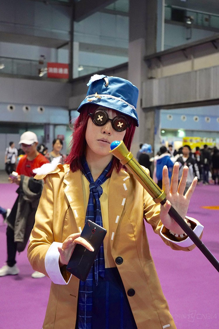 brittneeey13's tweet photo. Just hit up the anime con and bagged my favorite character's merch + took pics with the cosplayers—total geeky vibe today https://t.co/t0vayg17SR