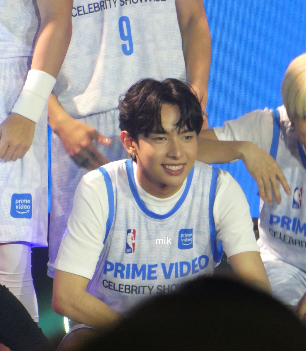 miknijustin's tweet photo. [260829 || #SB19_JUSTIN (@justintdedios) in #NBAHousePH26 ]

NAKA NG POGI 

​SB19 PLAYS AT NBA PH
@SB19Official #SB19
#SB19_NBAHousePH2026 https://t.co/0TKsfzQ2tB