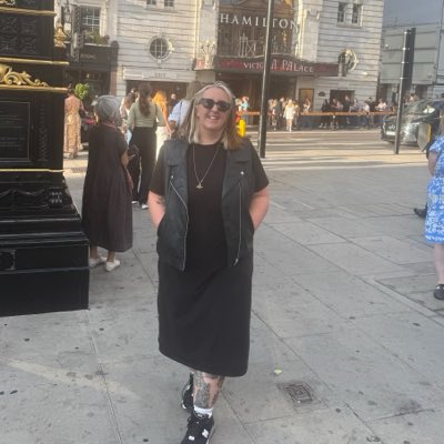 MrsFHist's tweet photo. Going to attempt to reignite my Teaching account #NewProfilePic #WishMeLuck #HistoryTeacher https://t.co/LSjZ7mqGBB