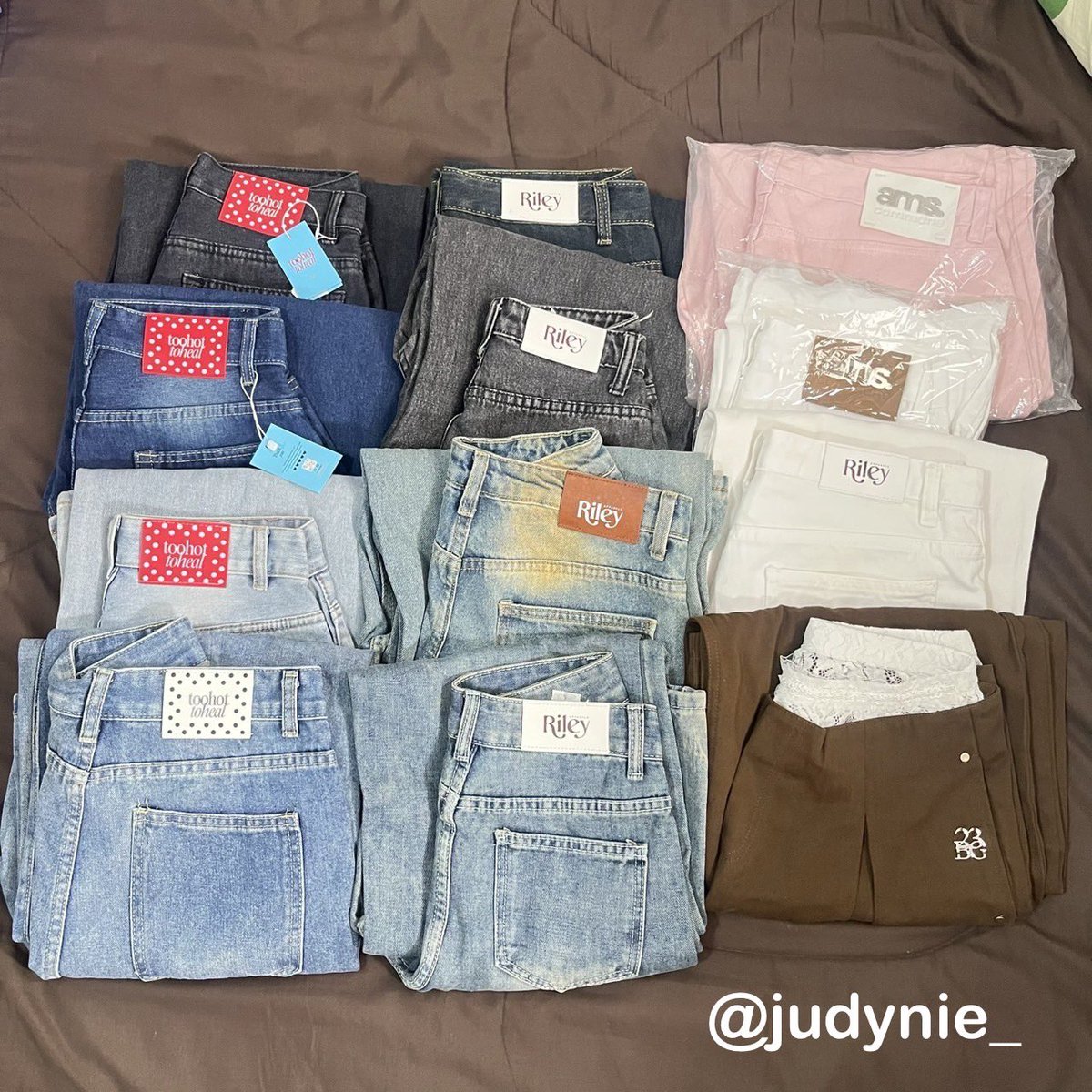 Judynie_'s tweet photo. ˖ ݁ 𐙚 ส่งต่อเสื้อผ้าค้าบ มีมากกว่าในภาพ 💗

📍live today 21:00 เน้นนหมดห้ามพลาดด

รีปัก มาเรียกก💘💘💘

#ส่งต่อเสื้อผ้ามือสอง #ส่งต่อเสื้อผ้ามือ2 #ส่งต่อเสื้อผ้า #เสื้อผ้ามือ2 #ส่งต่อ #โล๊ะตู้เสื้อผ้า #ส่งต่อเสื้อผ้ามือสองสภาพดี #โล๊ะตู้ #ส่งต่อcintage #ส่งต่อstylist https://t.co/DWgua8aHKj