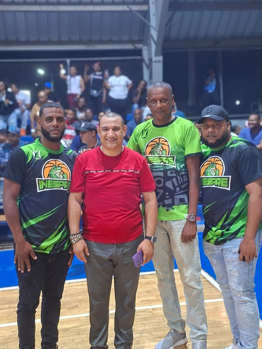 JuancitoPerezRD's tweet photo. 📍YUMA 

🏀 ¡Apoyando el deporte en San Rafael de Yuma!🇩🇴

Este viernes 28 de agosto inició el Torneo de Baloncesto Superior del municipio de San Rafael de Yuma, y allí estuvimos haciendo acto de presencia y aportando nuestro granito de arena para contribuir a que este importante evento deportivo se lleve a cabo con éxito, como cada año.

Yuma es un municipio amante del deporte y la cultura, una comunidad que se distingue por el entusiasmo, la hospitalidad y los valores de su gente. Es, además, cuna de grandes hombres y mujeres que, con su trabajo y dedicación, han dejado una impronta positiva en nuestro país.

Creemos firmemente que apoyar el deporte es apoyar a nuestra juventud, fomentar la sana convivencia y abrir espacios para que nuestros jóvenes desarrollen su talento, disciplina y espíritu de superación.

Mi reconocimiento a los organizadores, dirigentes deportivos, atletas, patrocinadores y a toda la fanaticada que hace posible este tradicional torneo.

¡Que viva el deporte, que viva nuestra juventud y que viva San Rafael de Yuma! 🏀🙌