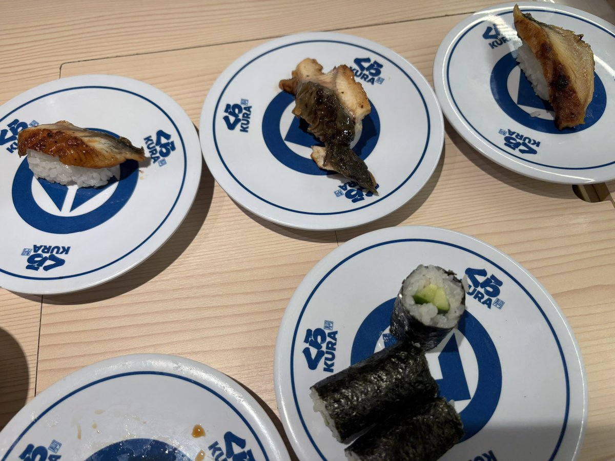 solo_220's tweet photo. うなぎまみれだ。高いな💰 https://t.co/BBUsVglBOQ