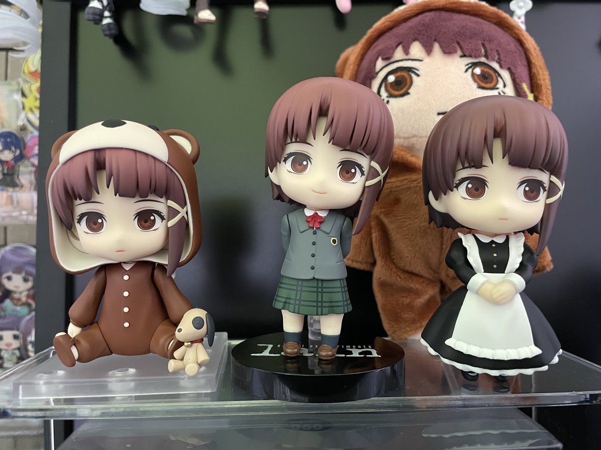 kobarayuuuuko's tweet photo. 予約していたくまパジャマ玲音が届いたのですが、差し替え頭部パーツがあるおかげで制服玲音・くまパジャマ玲音・ボディ差し替え玲音と同時に3人の玲音が並べられる事に！！！！！ https://t.co/4QEXMTqFyG