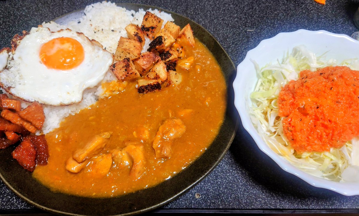 Suguru373's tweet photo. 今日カレーの栗家族は多いはず！🍛
ニンジンドレッシングも作ってみた🥕 https://t.co/xHoIwxBuAZ