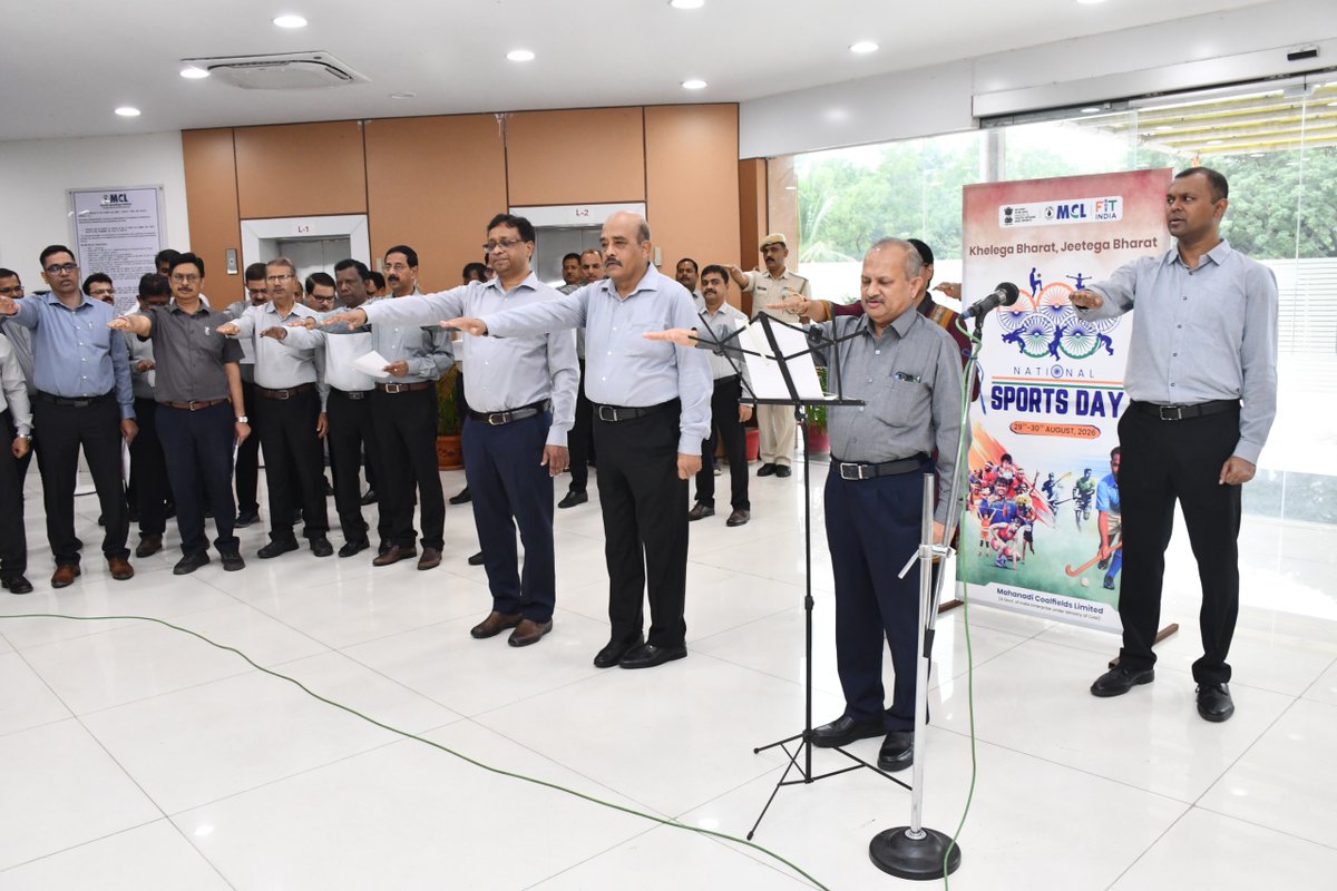 mahanadicoal's tweet photo. KHELEGA BHARAT, JEETEGA BHARAT!

MCL joins the nation in celebrating #NationalSportsDay2026.

Shri Uday Anant Kaole, CMD, MCL along with Shri Md. Anzar Alam, Director (Finance), Shri Sanjay Kumar Jha, Director (Technical), and Shri Sambeet Saurav Nayak, CVO, MCL paid floral tribute to Major Dhyanchand on this occasion and administered the fitness pledge to all employees.   

Senior executives and employees actively participated in the ceremony, reaffirming their commitment to fitness and sportsmanship.

A range of sporting activities, including Lawn Tennis, Football and others is being organised at HQ and operational units, fostering fitness, teamwork and a healthy sporting spirit.

#NationalSportsDay #MyMCL #Sports #Fitness #Sportsmanship #Teamwork #HealthyLifestyle 
@CoalMinistry @CoalIndiaHQ