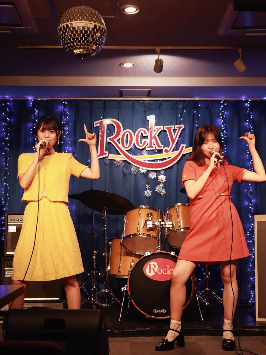 kanaco_kinaco's tweet photo. 8/29 『#Rocky音楽祭 vol.35』
#ももかなこ で出演いたしました！📺💛🧡
📍#五反田Rocky

Rockyさんで昭和歌謡歌うの
やっぱりすごく楽しくて大好き(♡ω♡)
今回も色々な方に見ていただくことができて嬉しかったです✨️

ご来場の皆様、本当にありがとうございました☺️
4枚目少しだけ動画載せてます☺︎

2.3枚目Photo(@kimpen_cocona )さま📸