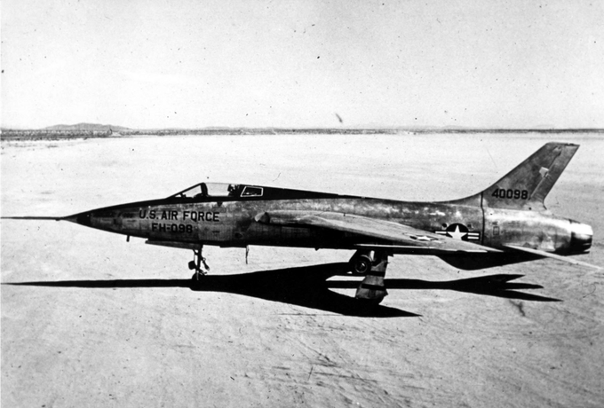 USAS_WW1's tweet photo. #avgeek #aviation #airplanes #USAF: Republic F-105 Thunderchief strike-fighter: YF-105A prototype ↙️ first flew October 22, 1955; 833 built 1955-1964. Variants: F-105B (71 built), all-weather F-105D (610), 2-seat F-105F trainer (143), EF-105F, and F-105G. How good was it? 🫡 🧵1/ https://t.co/5lcyD05SxC