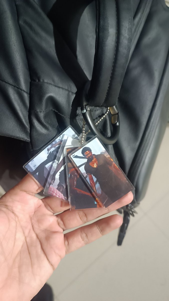 ivdsai's tweet photo. Today I met our Japan #Prabhas fan KATO (SUNG) @Acht_Timberlake bro 🤩🙌

Thank you for the cake 🙌❤️ https://t.co/b1MP6qOZ34