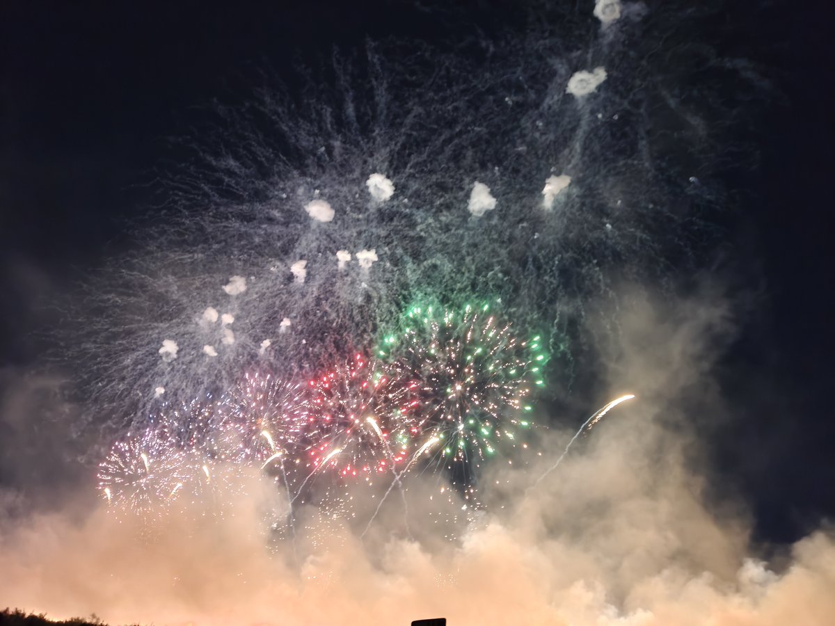 ken_choco_'s tweet photo. 大曲花火大会オープニング🎆

いやーすげーわ🎆 https://t.co/wSymiYqAVo