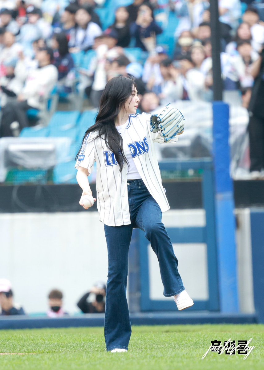 irene_global's tweet photo. From 2025 to 2026 💙

Welcome Back Irene First Pitch 
#VictoryFairyIrene https://t.co/B2f6OHyR6m