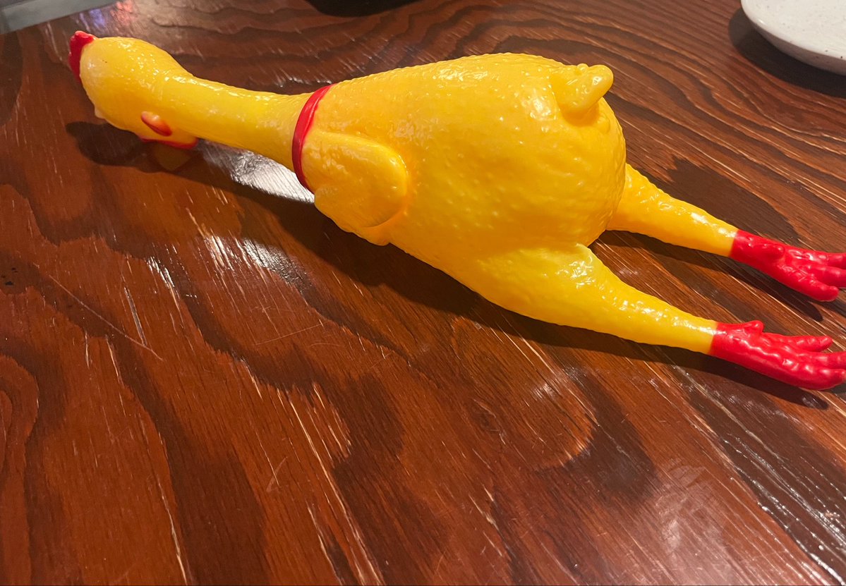 ClimbCrumbRun's tweet photo. 焼き鳥を食べてから大丸に寄り道で買い物
もし走る習慣がなかったら確実に糖尿病
になっていると思う
29日までか、そりゃあ今日食べなきゃね

フルマラソンの前日はあんまり動かない
予定だったのに何だかんだで23km動いた

#北海道マラソン
#カーボローディング https://t.co/Pexw9pp9L5