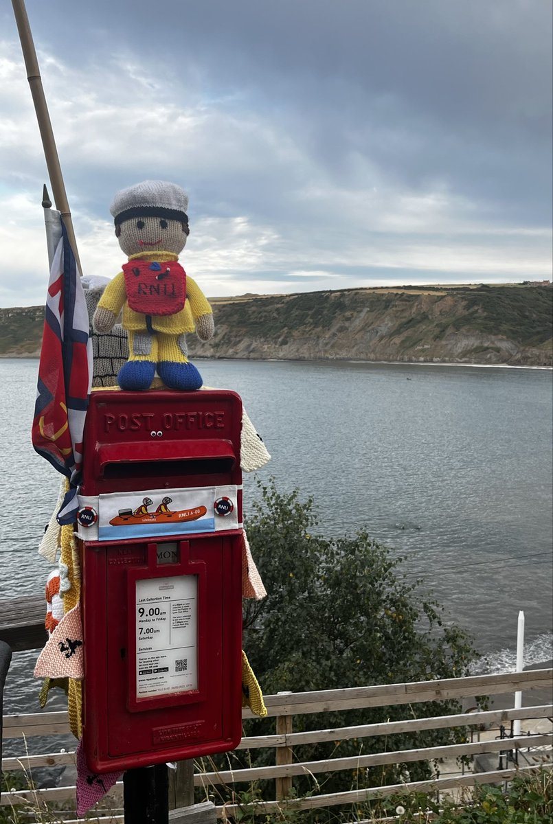 angelaproudnan's tweet photo. Cute!! 🥰 🛟🚣📩📮 #postboxsaturday #postbox #handwrittenletters #seaside #RNLI #lifeboats #saturday #bankholiday https://t.co/mtInRbS5Ur