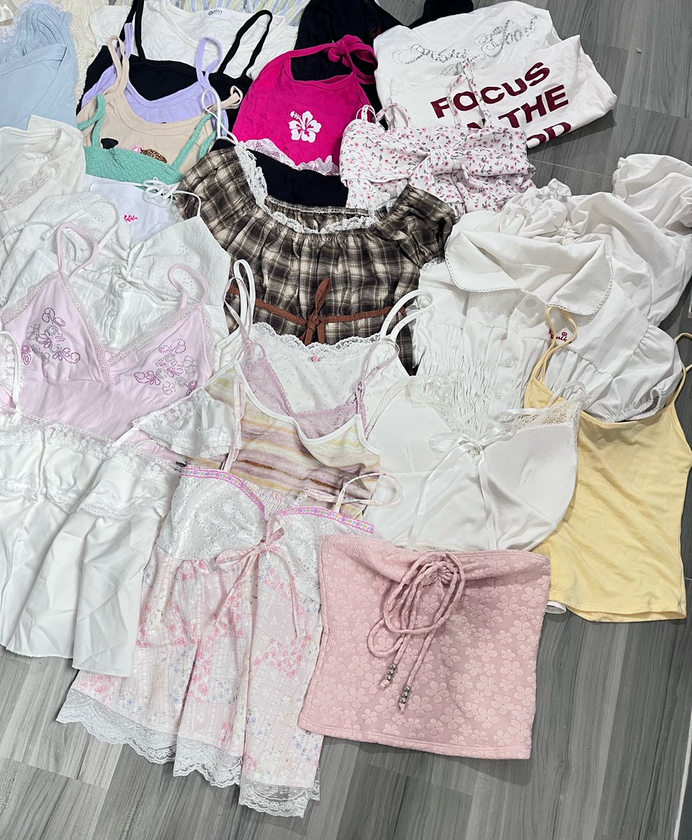 1wenz_sunset's tweet photo. ส่งต่อเสื้อผ้ามือสองราคาน่ารักค่ะ 
📍เริ่มต้น15-140฿📍

📣ตัวที่3ขึ้นไป+5฿

📮Shipping 40

#ส่งต่อเสื้อผ้ามือสอง #เสื้อผ้ามือสอง #ส่งต่อเสื้อผ้ามือ2 #ส่งต่อเสื้อผ้า #โล๊ะตู้เสื้อผ้า #เสื้อผ้ามือ2 #ส่งต่อเสื้อผ้ามือ2 https://t.co/tqgpsAClIL