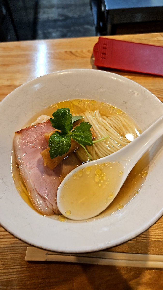 greenwich06's tweet photo. 高崎駅近くにあるくろ松っていうラーメン屋
この辺りではかなり有名らしい
麺がコシきいてて良い感じだった https://t.co/CMfz17M6eo
