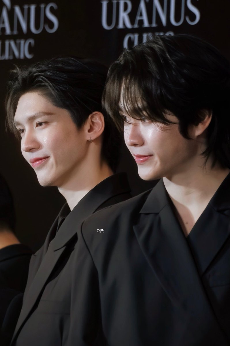yvesishappyy's tweet photo. 290826 𓏔 #UranusClinicxAouBoom #AouBoom

AOUBOOM URANUS LAMPANG

(🖤.) ࣪ ˖ ⭑

——————————— ⟢ ˚⊹
◜  #aou_tnbknr 𓎛 #besevboom ◞
˗ˋˏ #takenbyyves◞♡ ˎˊ˗ https://t.co/iq8rNXPvRd